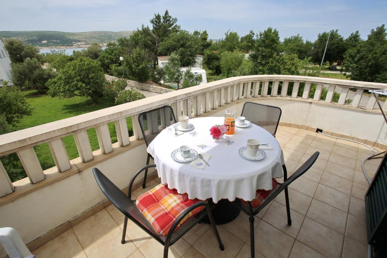 Apartments Vila Ana Селине Экстерьер фото