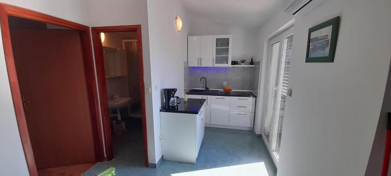 Apartments Vila Ana Селине Экстерьер фото