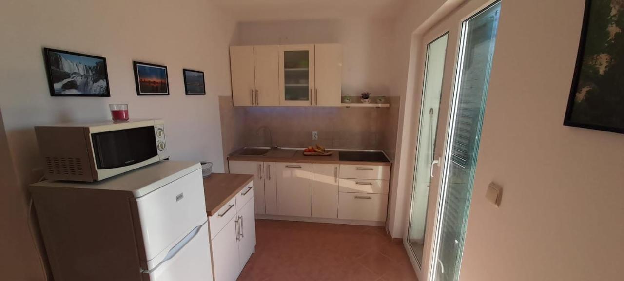 Apartments Vila Ana Селине Экстерьер фото