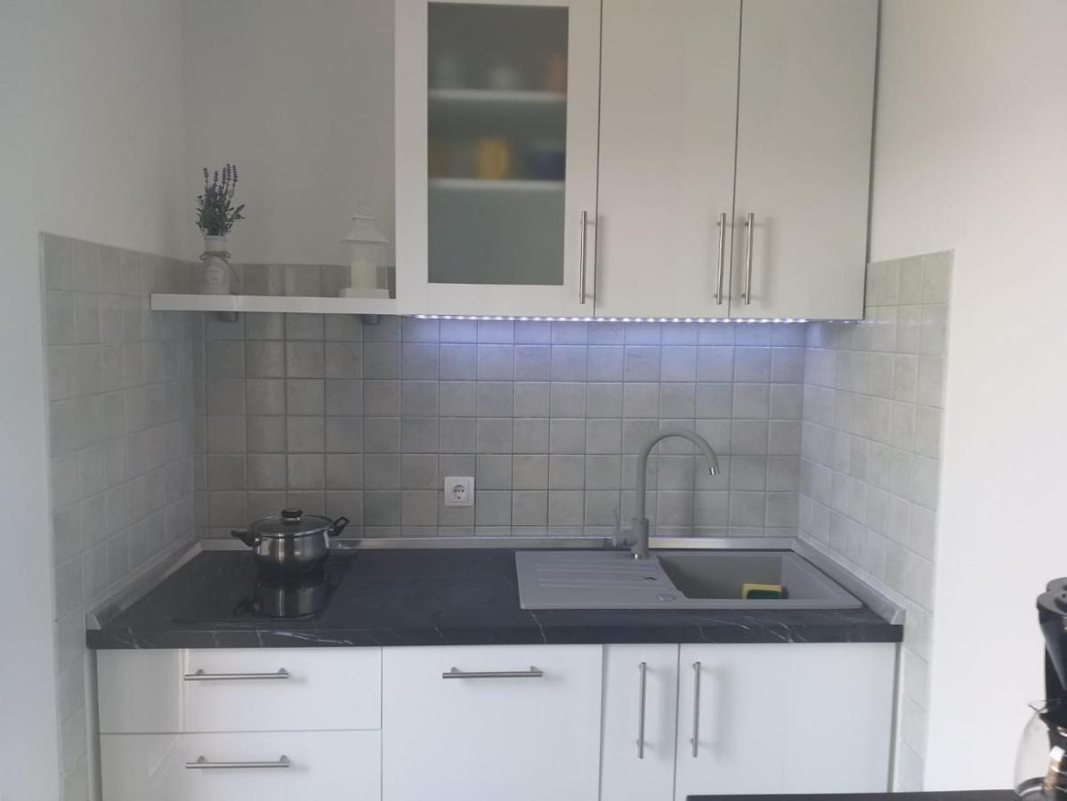 Apartments Vila Ana Селине Экстерьер фото