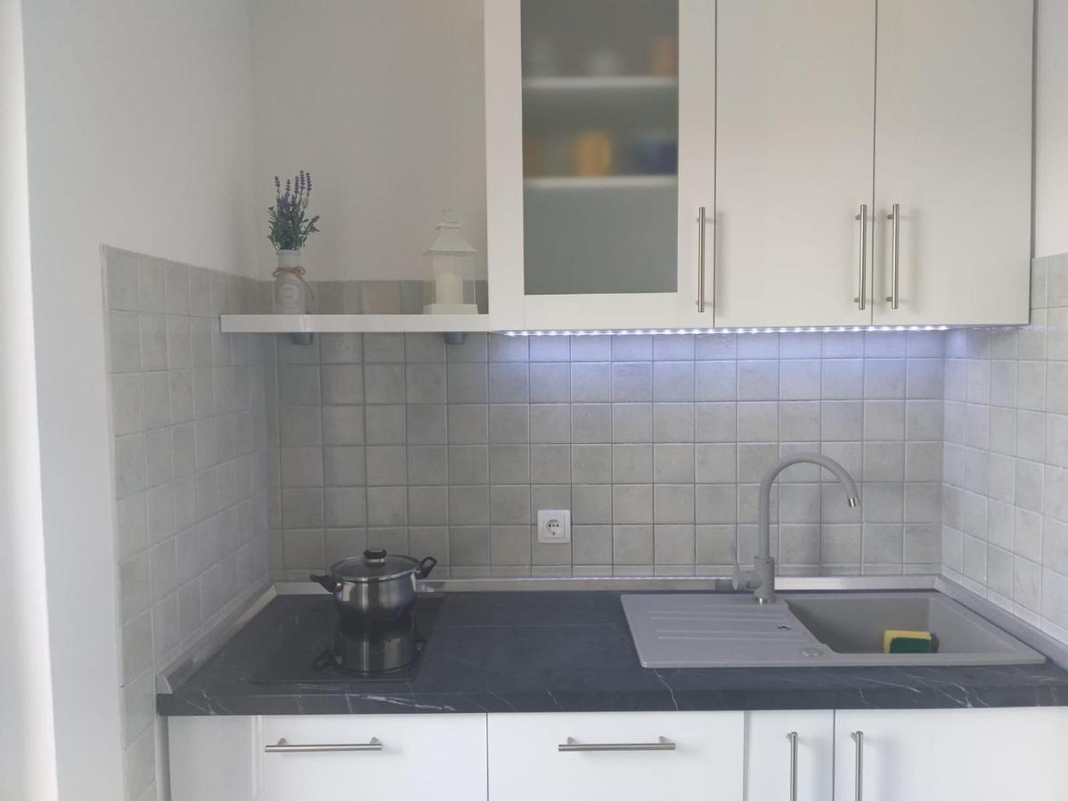 Apartments Vila Ana Селине Экстерьер фото