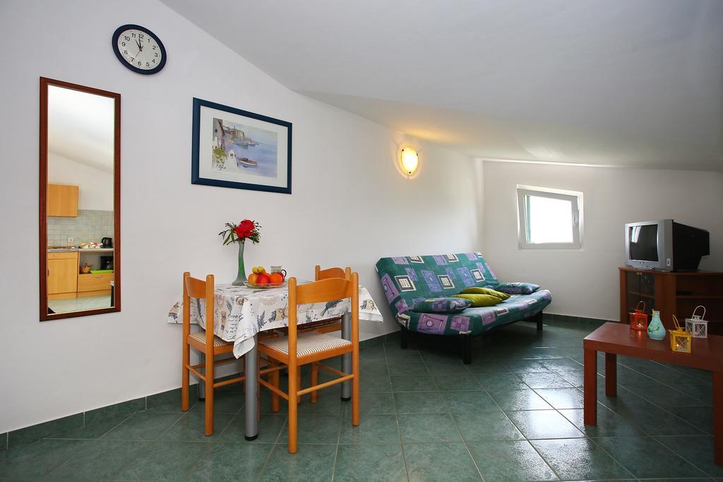 Apartments Vila Ana Селине Экстерьер фото