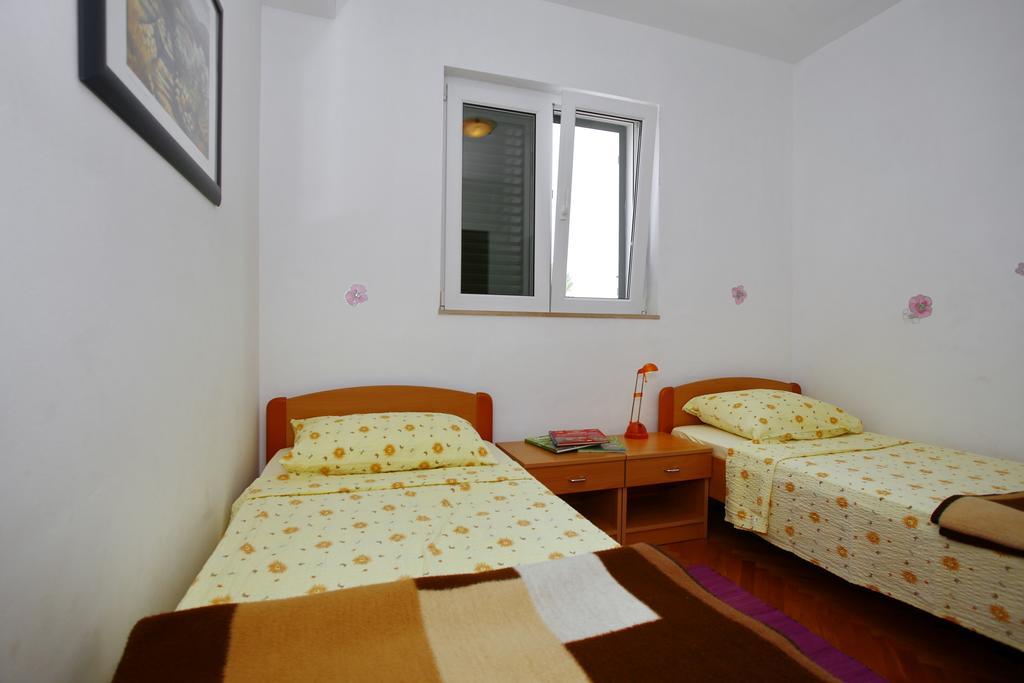 Apartments Vila Ana Селине Экстерьер фото